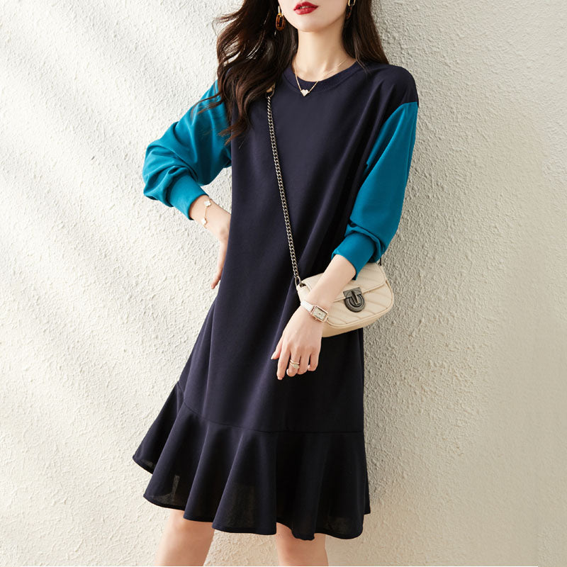 Color block sweater dress with wavy hem
