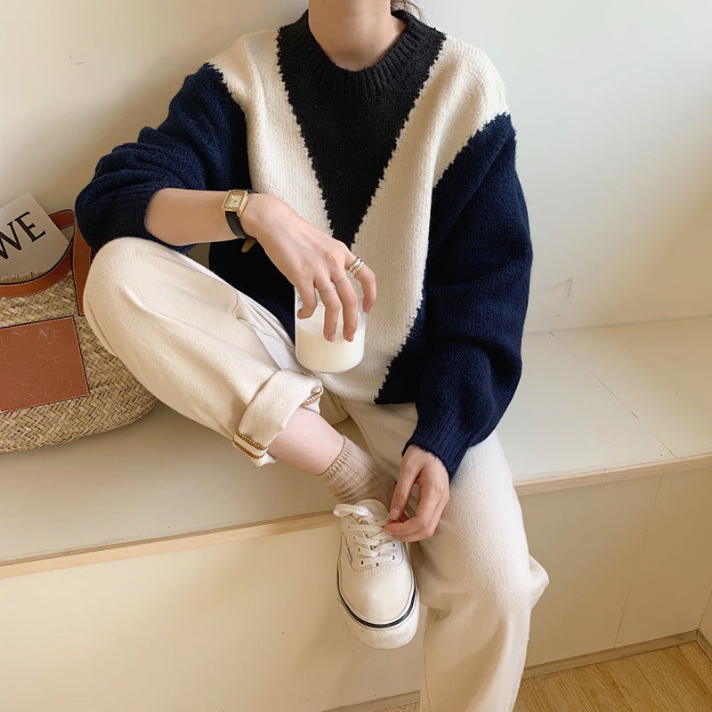 Fashionable V-shaped contrast long-sleeved straight sweater