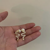 Exquisite Diamond-Shaped Pearl Earrings