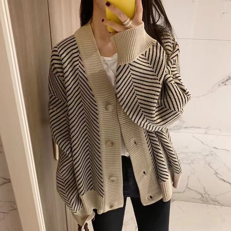 Fashionable casual temperament V-neck long-sleeved striped knitted cardigan